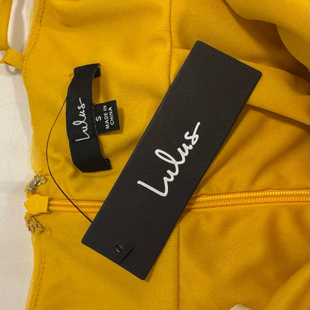 NWT Lulu's Vibrant Yellow Tiered Maxi Dress - Picture 6 of 8